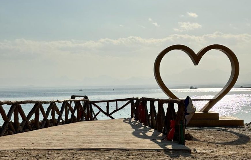 Hurghada: Sunset & Barbecue at Magawish Island By Speedboat
