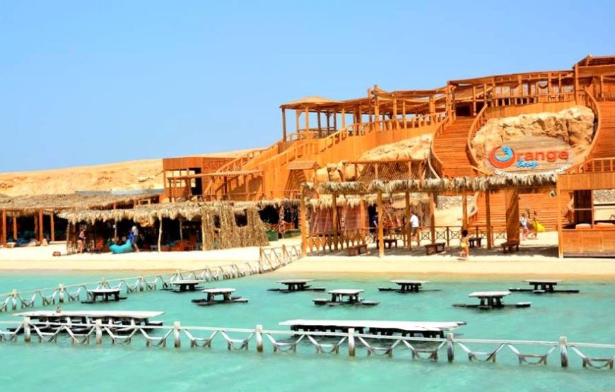 Hurghada Yacht Trip 2 Islands with Dolphin & Snorkeling + Lunch